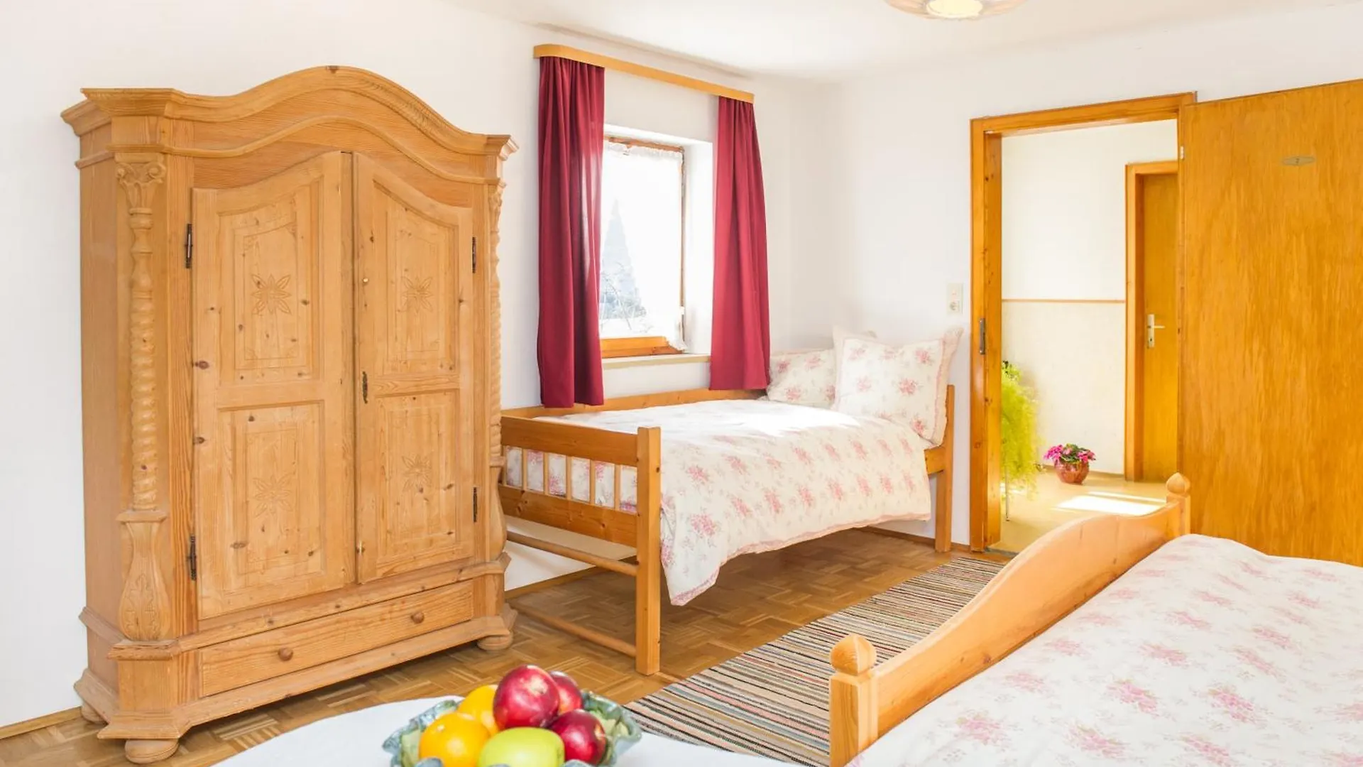 הוילה סמרברג Nudlbichlerhof בית חווה